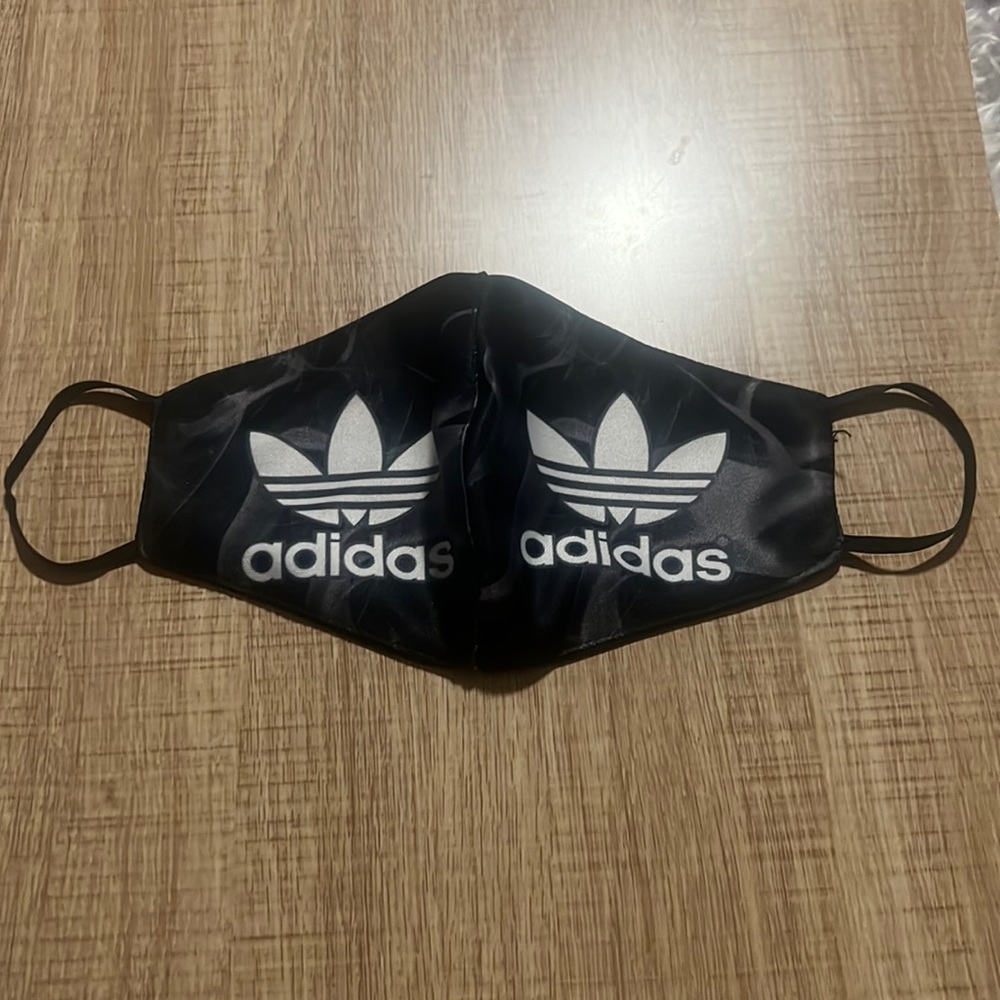Adidas facemask excellent condition new never worn